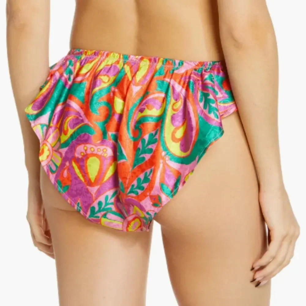 Kilo Brava S‎ NWT Pink Paisley Flutter Bikini Panties Ruffle Lace Satin Lingerie